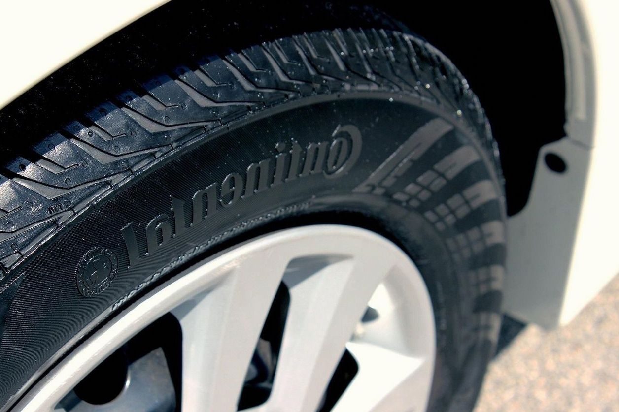 Car waxing process